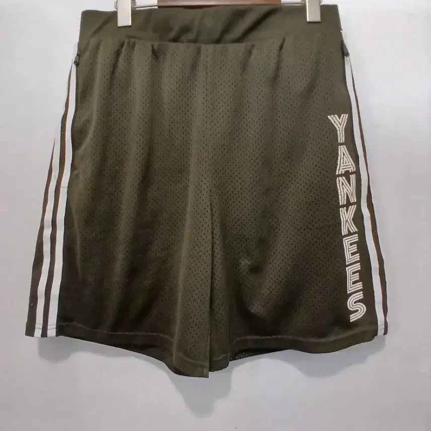 [BUNJANG] MLB New York Yankees Khaki Mesh Shorts Size 86 / MLB 뉴욕 양키스 카키색 메쉬 반바지 86