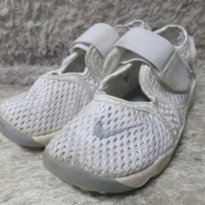 [BUNJANG] Nike Air Rift White Kids Junior Shoes 260511 / 후루룩구제2 150 나이키 에어리프트 화이트키즈 아동화 주니어260511