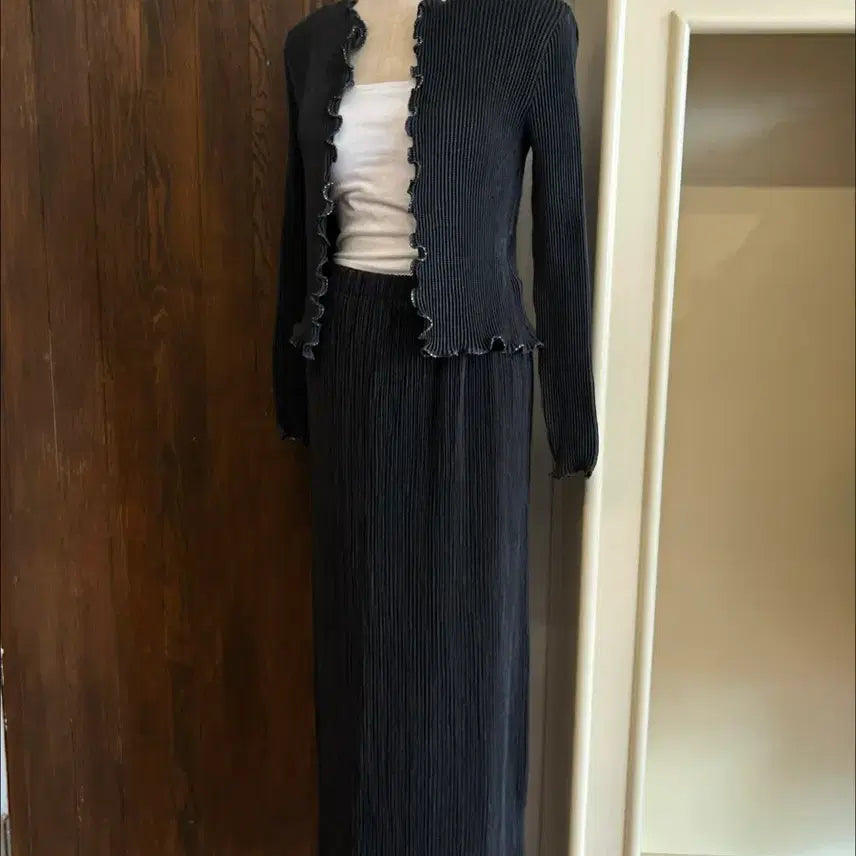 [BUNJANG] Speccio Charcoal Two-Piece Set / 스피치오 정품 차콜 투피스
