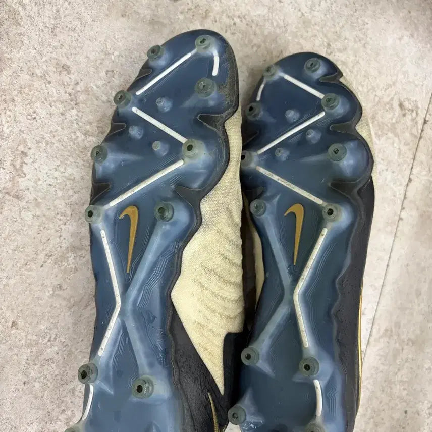 [BUNJANG] Nike Phantom GX2 Elite AG 255mm Football Boots / 팬텀gx2 엘리트 ag 255mm팝니다