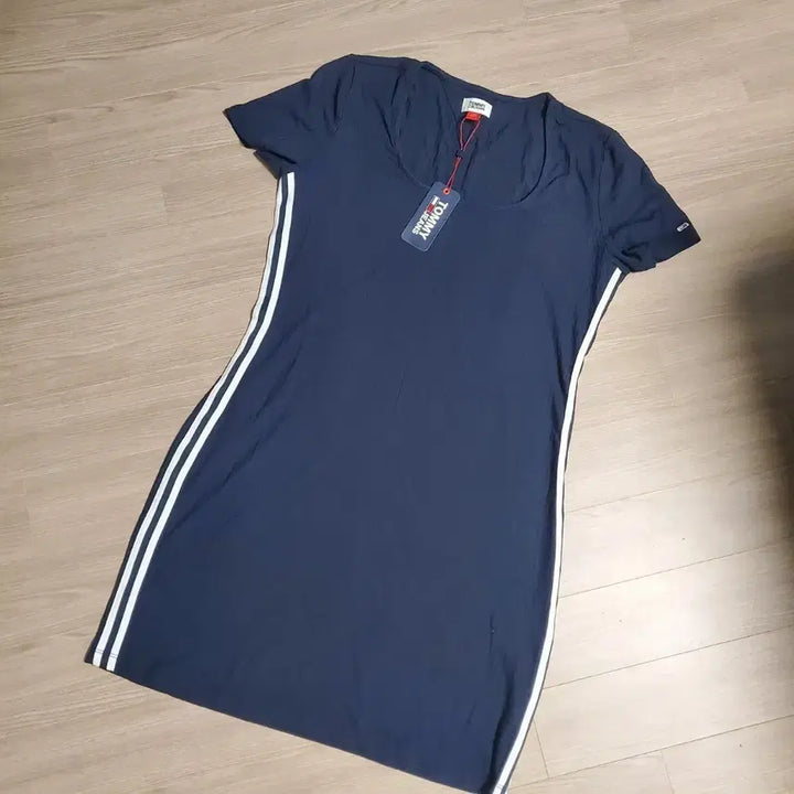 [BUNJANG] Tommy Jeans Ringer T-Shirt Dress with Side Stripe - Navy (L) / (새상품) 타미진스 쿨냉  사이드 스트라이프 링거 반팔 원피스  L