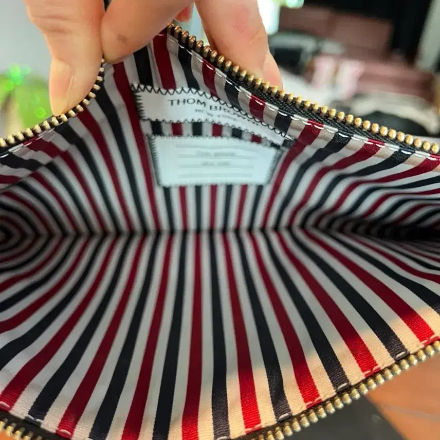 [BUNJANG] Thom Browne Printed Leather Clutch (Unused) / 톰브라운 프린트 레더 클러치(미사용)