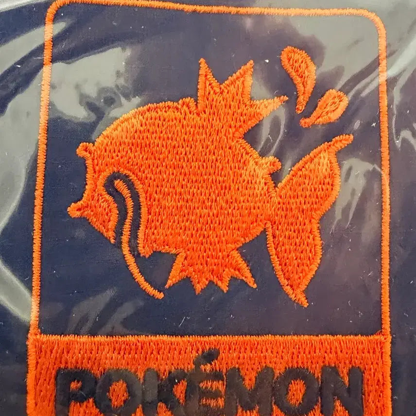 [BUNJANG] Pokemon Store SPLASH! Magikarp Windbreaker (Sealed) / [미개봉/무배] 포켓몬 스토어 SPLASH! 잉어킹 바람막이 판매해요