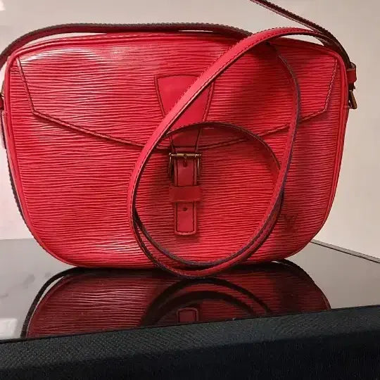 [BUNJANG] Louis Vuitton Epi Crossbody Bag Red / 루이비통 에삐 크로스백