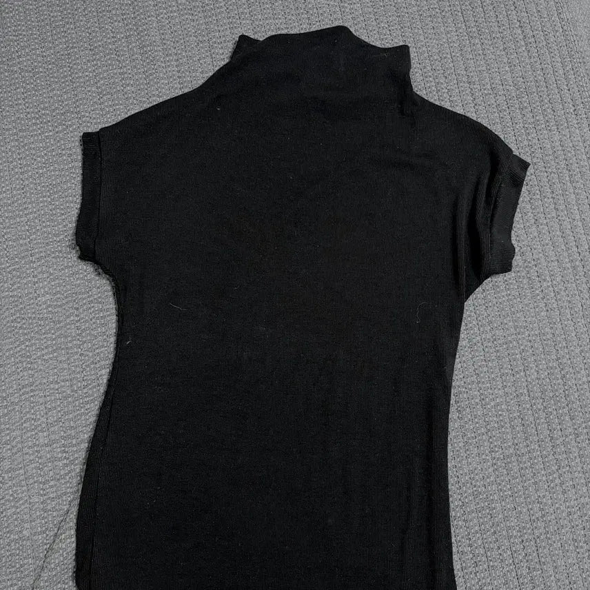 [BUNJANG] REBE MADE Turtleneck Short-Sleeve T-Shirt Black / REBE MADE 아이레브 터틀넥 반팔티 블랙 목티 검정 여름옷 에이블리