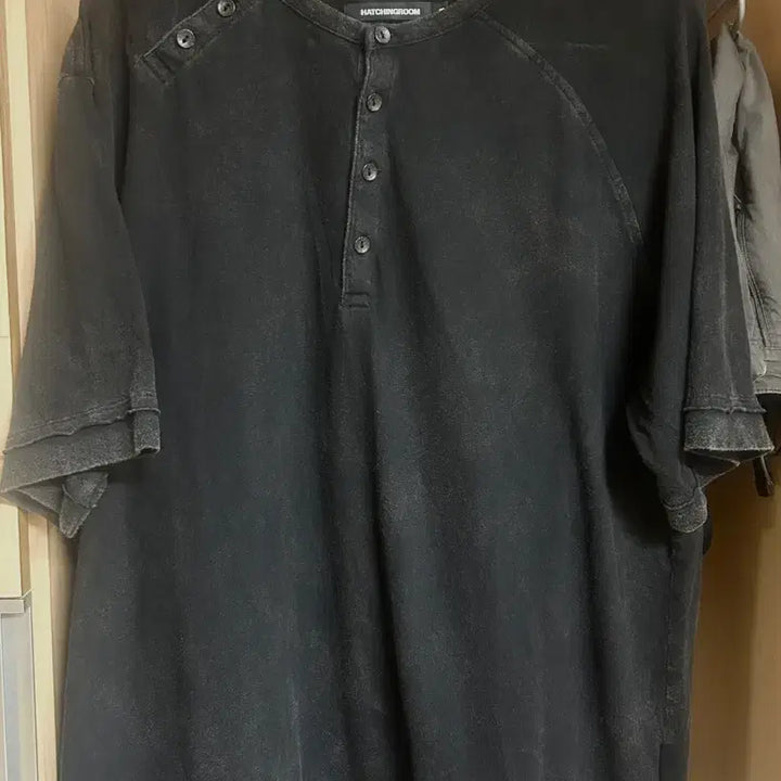 [BUNJANG] Haechiroom Double Henly T-Shirt Dusty Black / 해칭룸 더블 헨리넥 반팔티 더스티 블랙