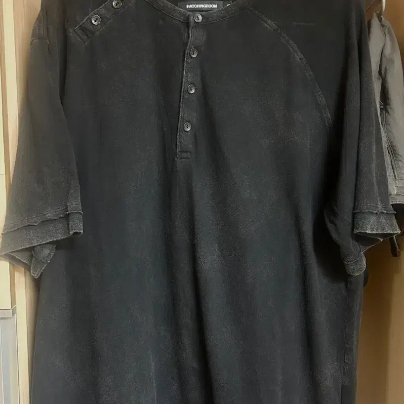 [BUNJANG] Haechiroom Double Henly T-Shirt Dusty Black / 해칭룸 더블 헨리넥 반팔티 더스티 블랙