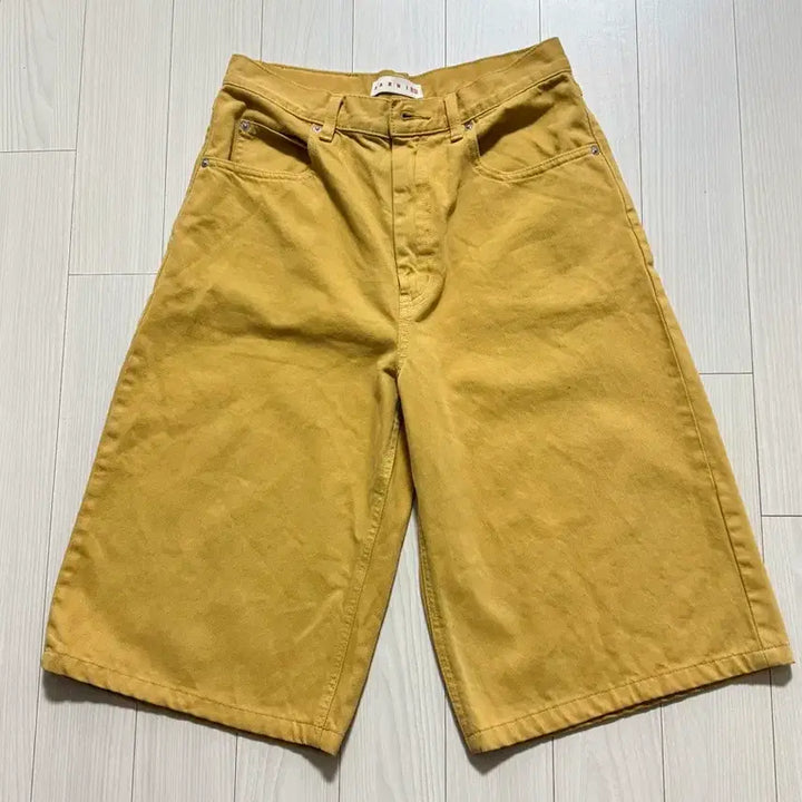 [BUNJANG] Marni x Uniqlo Yellow Wide Leg Shorts / 마르니x유나클로 옐로우와이드 반바지/ unisex