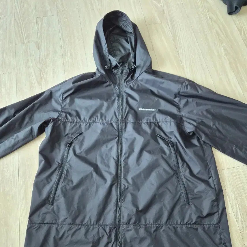[BUNJANG] Thisisneverthat T Logo Windbreaker Black (M) / 디스이즈네버댓 T 로고 바람막이 블랙(m사이즈)