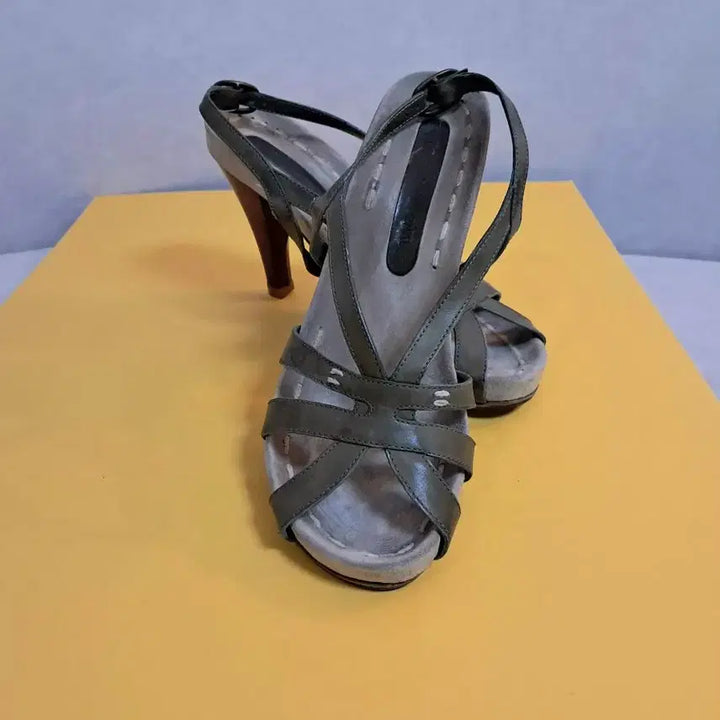 [BUNJANG] Costume National Italian Leather Heeled Sandals 9cm / (36)이탈리아 코스튬 네셔널 이태리 가죽샌들힐9cm