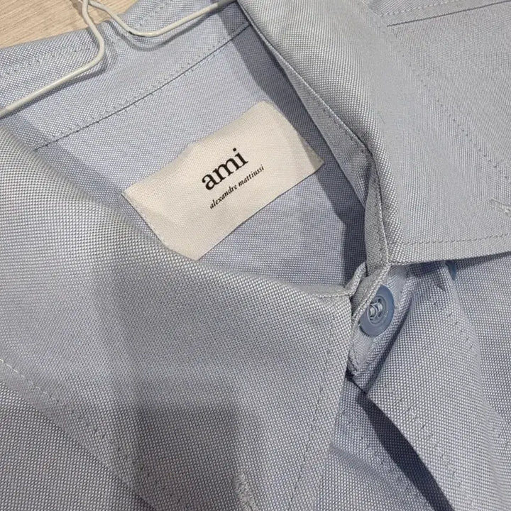 [BUNJANG] AMI Tonal Heart Logo Short Sleeve T-Shirt Sky Blue / 아미 토날 하트 로고 숏슬리브 반팔 셔츠 스카이 블루