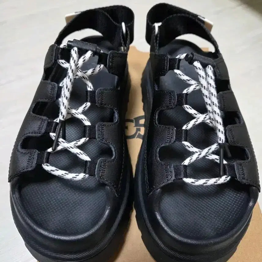 [BUNJANG] UGG Golden Glow Stopper Sandals Black / ugg 어그 골든글로우 스토퍼 샌들 블랙 220