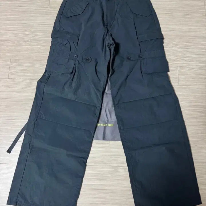 [BUNJANG] Andersson Bell Patani Crack Cargo Pants (Asphalt) / 앤더슨벨 파타니 크랙 카고 팬츠(ASPHALT)