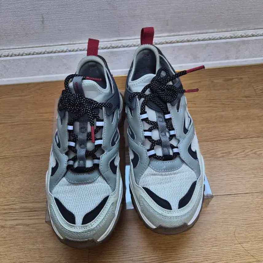 [BUNJANG] Discovery Expedition Sneakers 245mm / 디스커버리 익스페디션 운동화 245mm