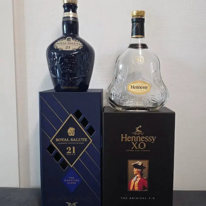[BUNJANG] Royal Salute 21 Years, Hennessy XO Empty Bottles with Cases / 로얄살루트 헤네시 공병
