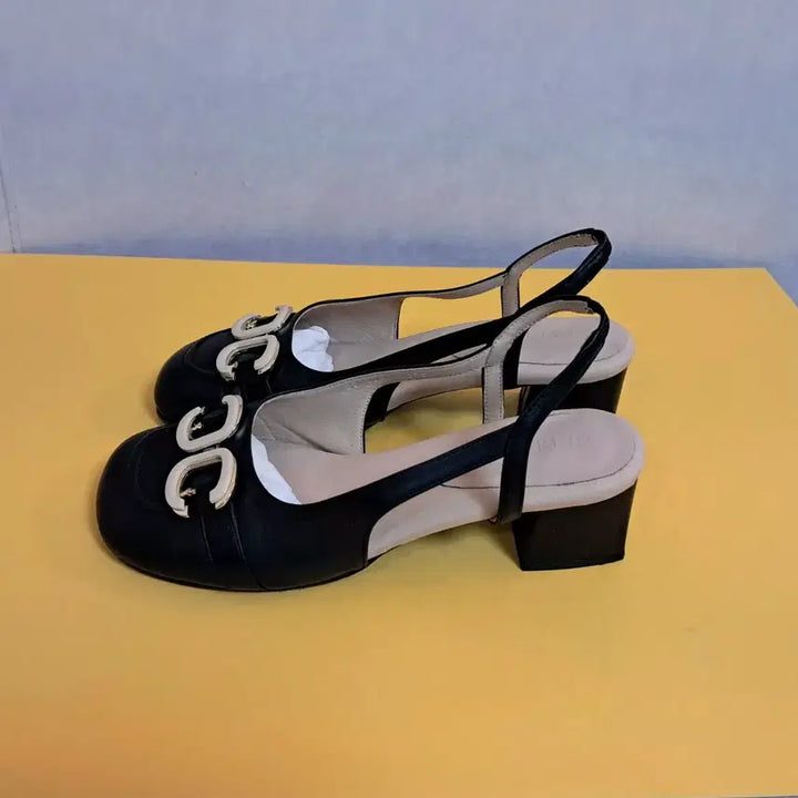 [BUNJANG] CASPRINI Handmade Slingback Sandals / (245~250추천)  CASPRINI 성동구 고급수제화 명품디자인 샌들