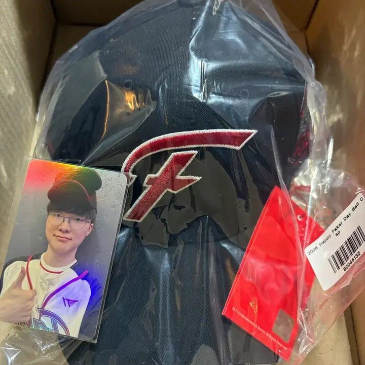 [BUNJANG] T1 Faker Happy Faker Day Cap + Photocard / 티원 페이커 Happy Faker Day 모자+포카