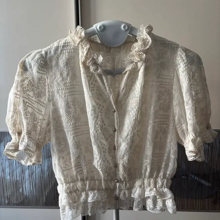 [BUNJANG] Mine by Handsome Ruffled Half-Sleeve Cropped Blouse - Ivory / 한섬 마인 러플 하프 슬리브 크롭 블라우스