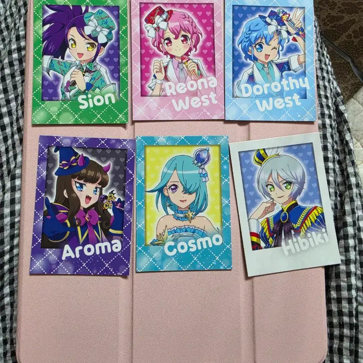 [BUNJANG] Starlight Parade Shion Leona Dorothy Aroma Cosmo Gray Lyra Sophie Hira Mira Sky Lala Lumina Maria Lin Luminous Acrylic Stand &amp; Merchandise / 스타파라 굿즈 판매