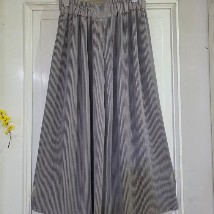 [BUNJANG] Pleated Flared Skirt Pants - Grey / 여름 시원한 고급스러운  플리츠  밴딩  스판  치마바지 깨끗해요