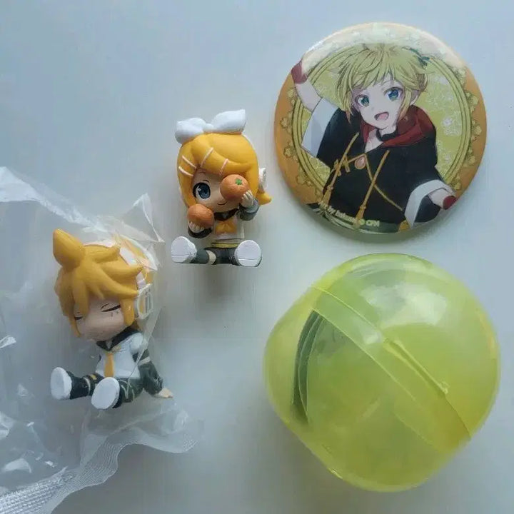 [BUNJANG] Kagamine Rin Len Badge &amp; Figure Set / 카가미네 린렌 뱃지&amp;피규어