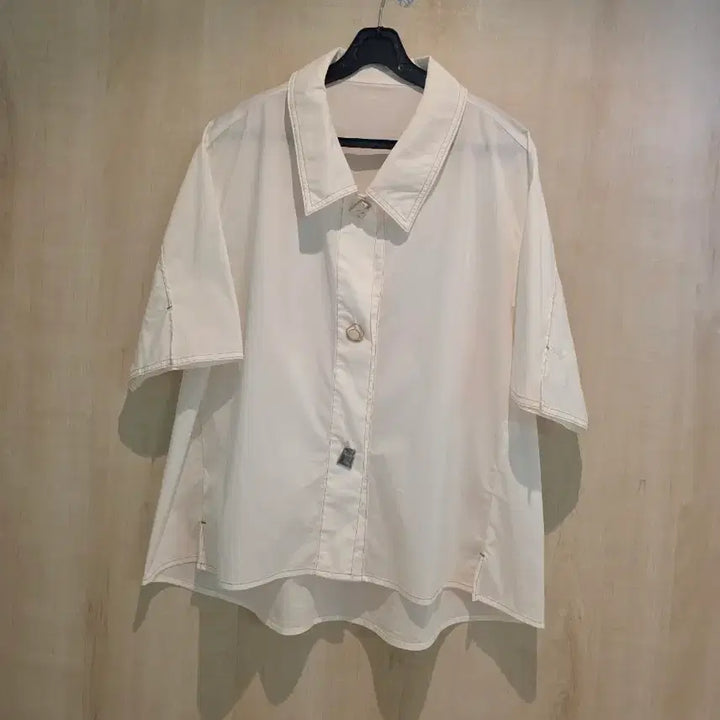 [BUNJANG] Ivory Short-Sleeve Blouse / 아이보리 반팔 남방 블라우스