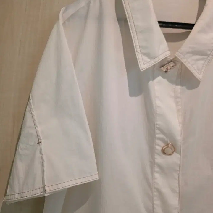 [BUNJANG] Ivory Short-Sleeve Blouse / 아이보리 반팔 남방 블라우스