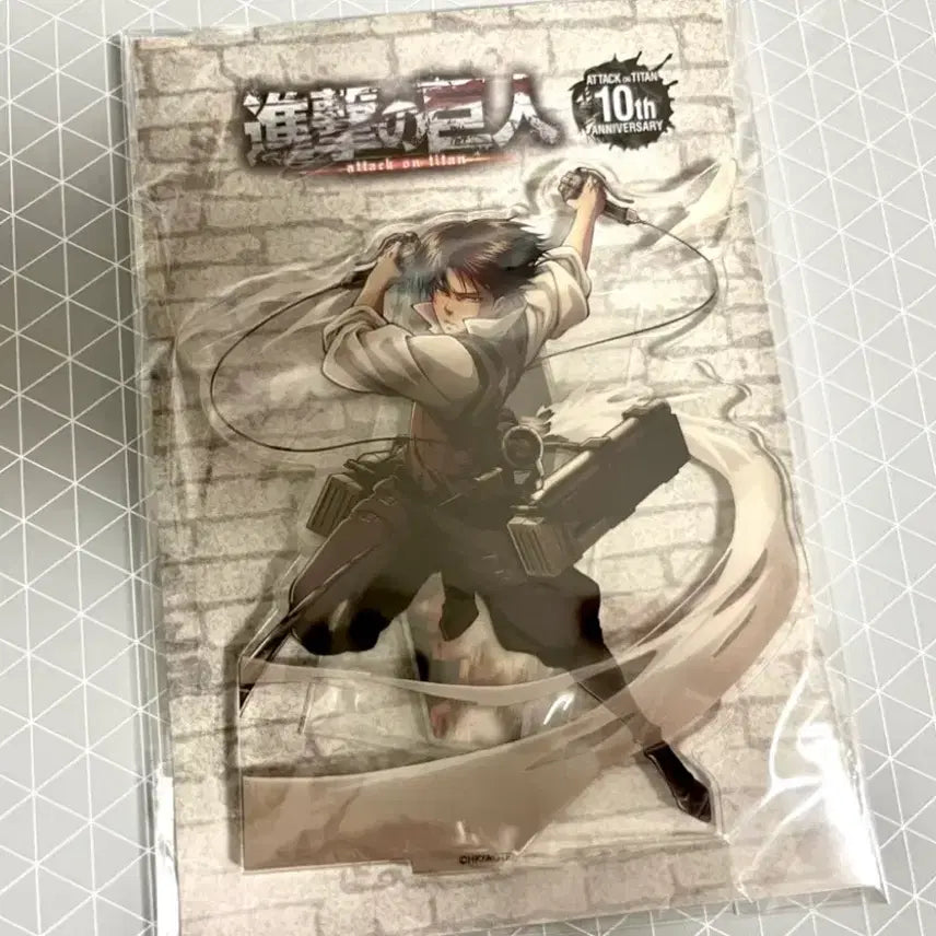 [BUNJANG] Attack on Titan Levi 10th Anniversary Village Vanguard Acrylic Stand / 진격의 거인 리바이 후없선 10주년 빌리지 뱅가드 아크릴 스탠드