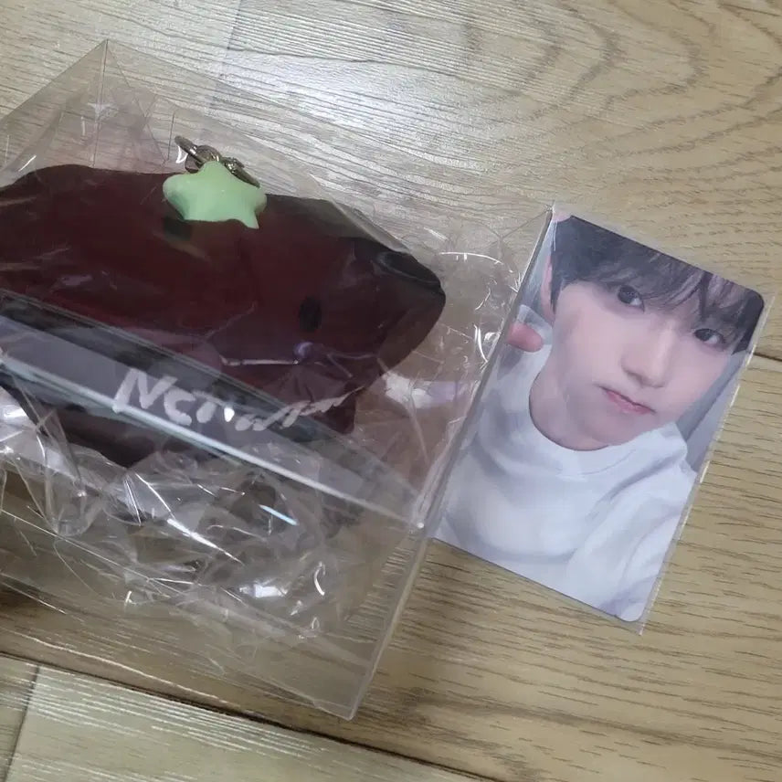 [BUNJANG] NCT WISH Jaehee 1st Anniversary Beret Hat Keyring Photocard Set (Unsealed) / [단순개봉] 엔시티위시 1주년 재희 베레모 모자 키링 포카 세트 양도