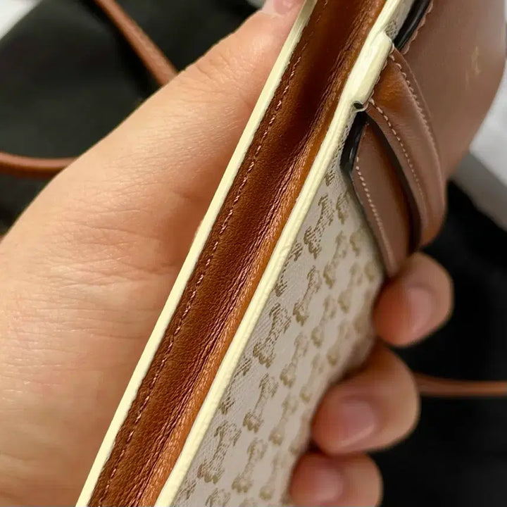 [BUNJANG] Celine Triomphe Flap Phone Pouch Crossbody Bag White Tan / [새상품급] 셀린느 트리옹프 플랩 폰파우치 크로스백 가방 화이트탄