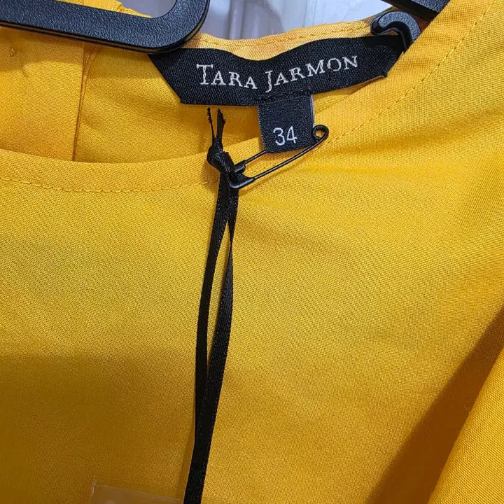 [BUNJANG] Tara Jarmon Ruffle Cotton Blouse Saffron Size 34 / [새제품] Tara Jarmon 타라 자몽 러플 코튼 블라우스 34