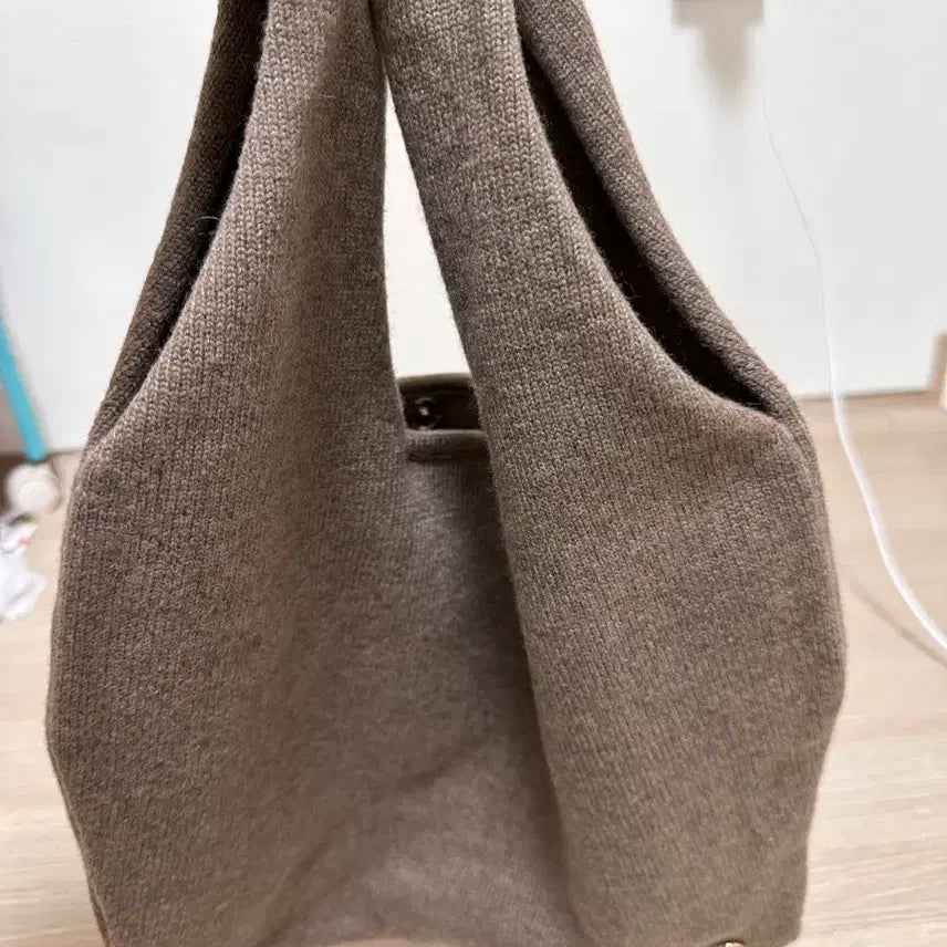 [BUNJANG] Erhem Cashmere Lightweight Knit Tote Bag / 에르헴 캐시미어 여성 가벼운 니트 손가방