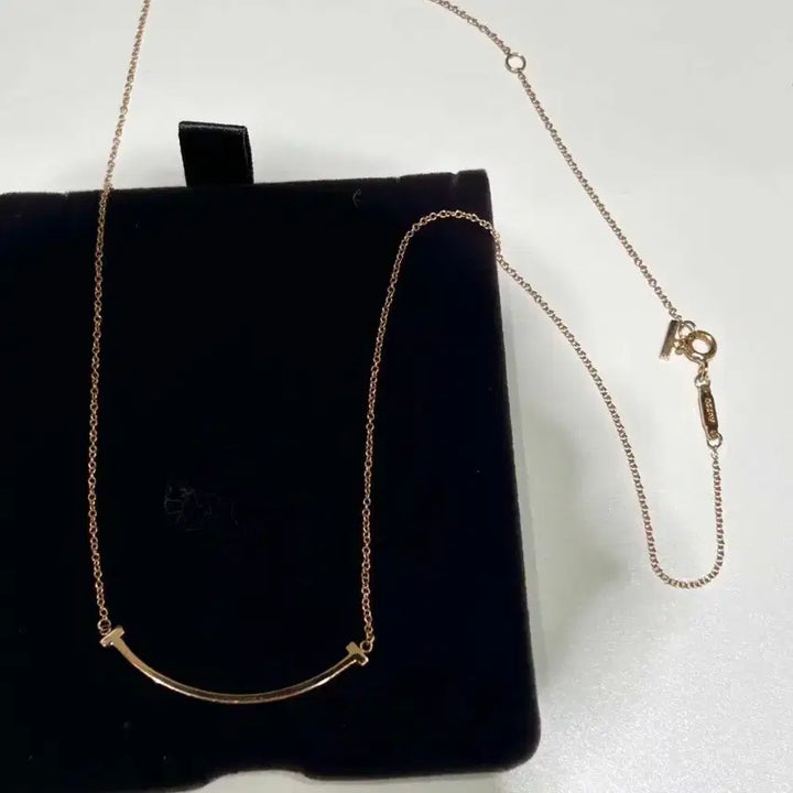 [BUNJANG] Tiffany &amp; Co. T Smile Small Rose Gold Necklace / 티파니 T스마일 스몰 로즈골드 목걸이