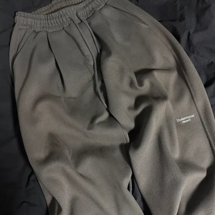 [BUNJANG] Under My Car MU.03 Sweat Jogger Olive / 언더마이카 무.03 스웻조거 올리브