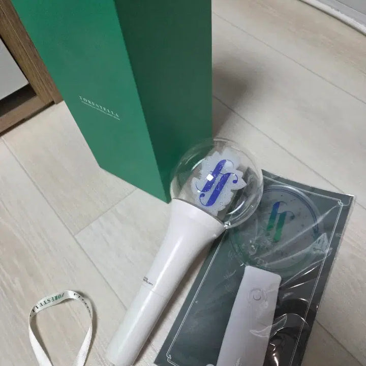 [BUNJANG] Forestella Official Lightstick / 포레스텔라 응원봉 팝니다