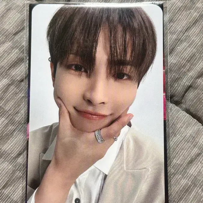 [BUNJANG] ATEEZ Hongjoong VR Lucky Draw Photocard / 에이티즈 VR 홍중 특전포카