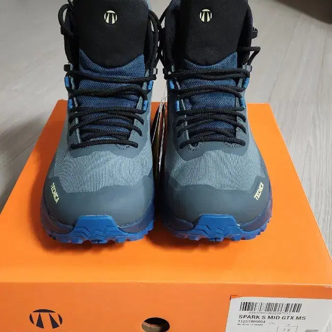 [BUNJANG] Tecnica Spark S Mid GTX MS Hiking Boots Blue/Light Green - Size 265 (New) / (265) 테크니카 스파크 미드 GTX 등산화 팝니다.(새상품)