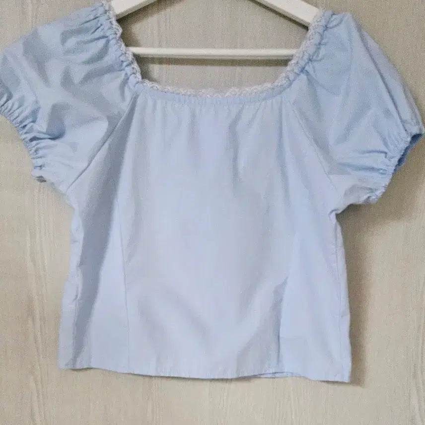 [BUNJANG] Square Neck Puff Sleeve Lace Detail Blouse / 스퀘어넥 블루 블라우스