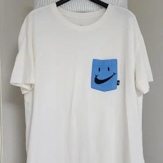 [BUNJANG] Nike Smile Pocket Cotton Short Sleeve T-Shirt White / 나이키 스마일 포켓 반팔 티셔츠 화이트66
