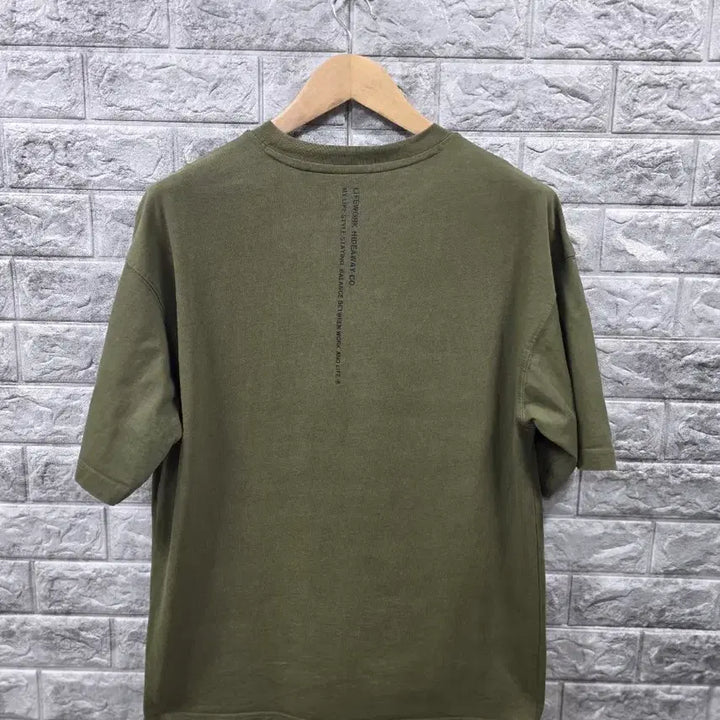 [SOLD OUT] 라이프워크 카키색 반팔 티셔츠 강아지 자수  사이즈 95 오버핏