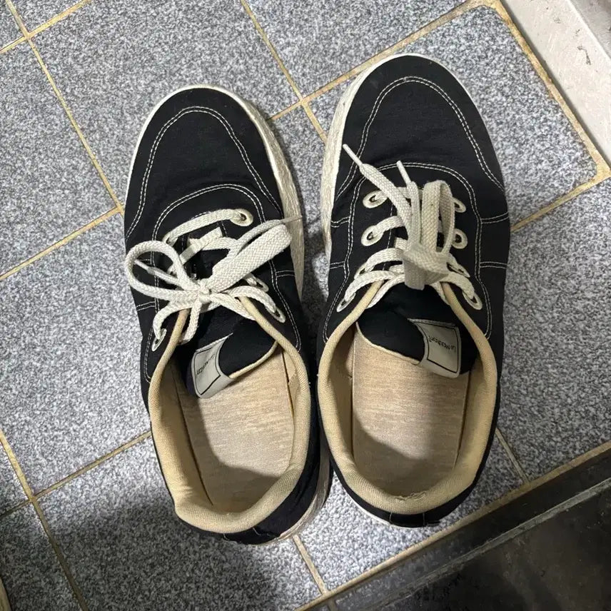 [BUNJANG] Lemontou Black Sneakers Size 270 / 르무통 블랙 270