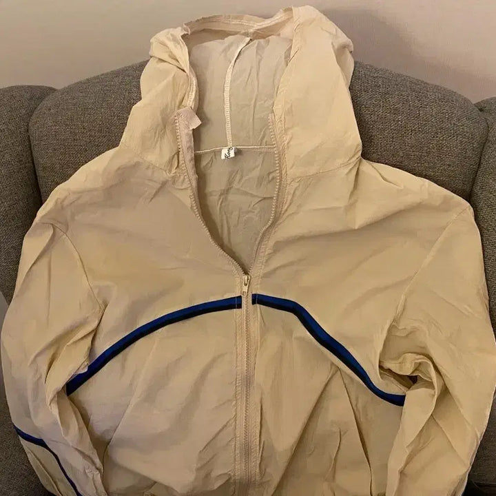 [BUNJANG] Ivory Hooded Windbreaker Jumper / 아이보리색 후드 바람막이 점퍼