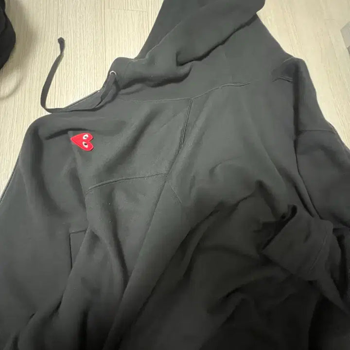 [BUNJANG] Comme des Garçons Red Heart Black Hoodie / 꼼데가르송 빨간 하트 블랙 후드티