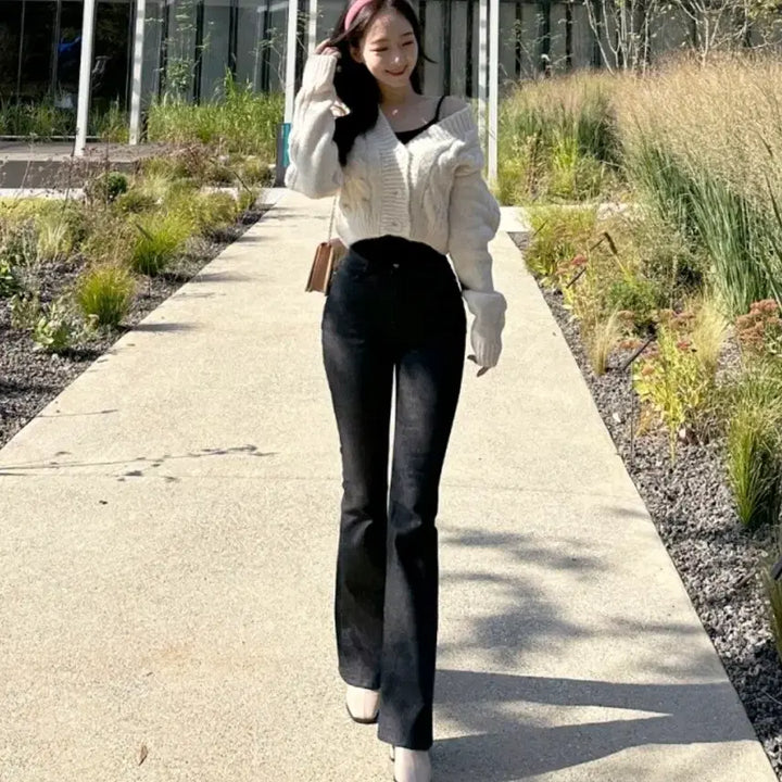 [BUNJANG] Unicon Hidden Banding Black Selvedge Bootcut Jeans / 유니콩 자체제작 이염X 허리쏘옥 히든밴딩 하루종일 편한 흑청생지 부츠컷