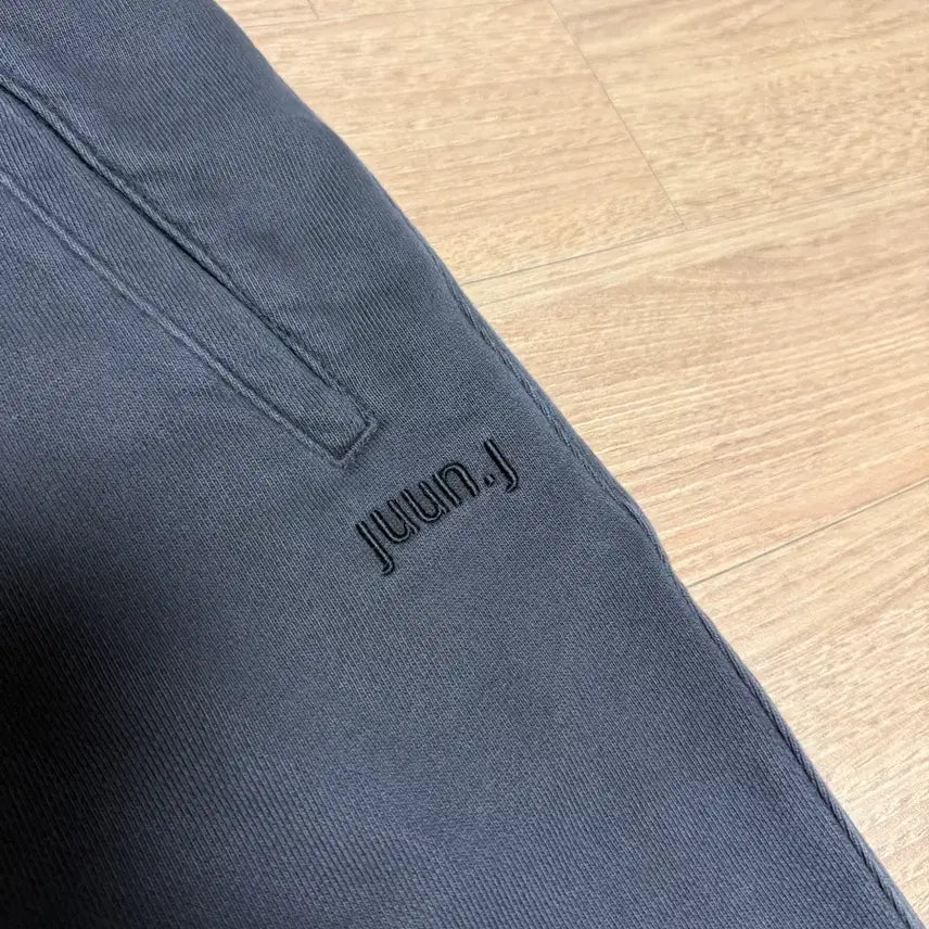 [BUNJANG] Juun.J Grey Jogger Sweatpants (Size 46) / [46] 준지 그레이 조거 스웻 팬츠