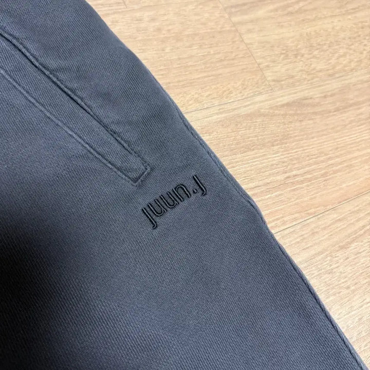 [BUNJANG] Juun.J Grey Jogger Sweatpants (Size 46) / [46] 준지 그레이 조거 스웻 팬츠