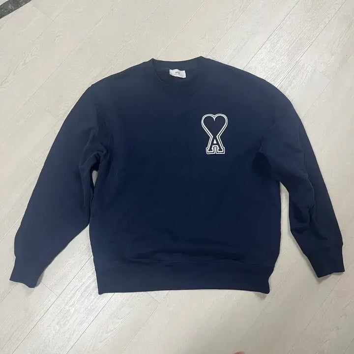 [BUNJANG] Ami Big Logo Heart Sweatshirt Navy / 아미 빅로고 하트 맨투맨