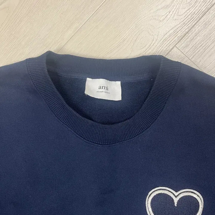 [BUNJANG] Ami Big Logo Heart Sweatshirt Navy / 아미 빅로고 하트 맨투맨