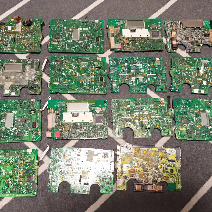 [BUNJANG] Samsung, LG Walkman Motherboards (23 pcs) / 삼성,LG 워크맨 메인보드23개 판매합니다.