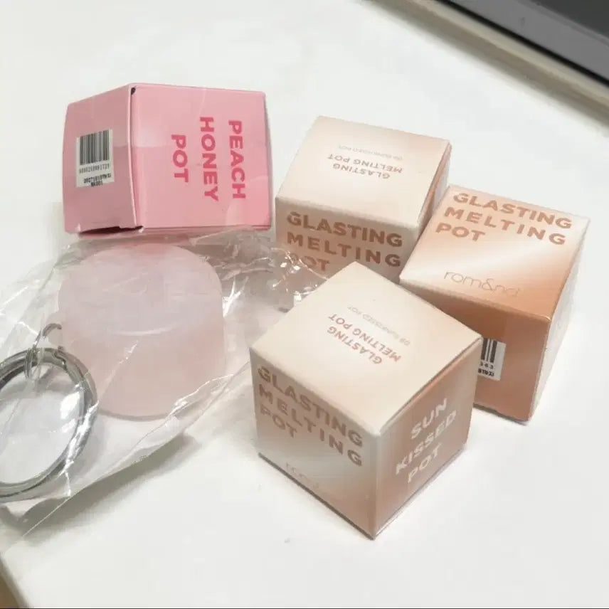 [BUNJANG] Rom&amp;nd Glasting Melting Balm 03 Peach Honey Pot + Keyring / 롬앤 글래스팅 멜팅팟 03 피치 허니 팟+키링